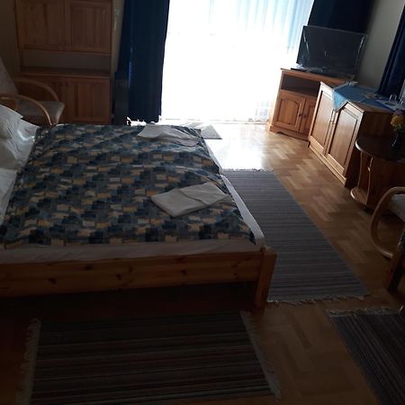 Kenezy Lux Apartman Vendeghaz Hajduszoboszlo Luaran gambar