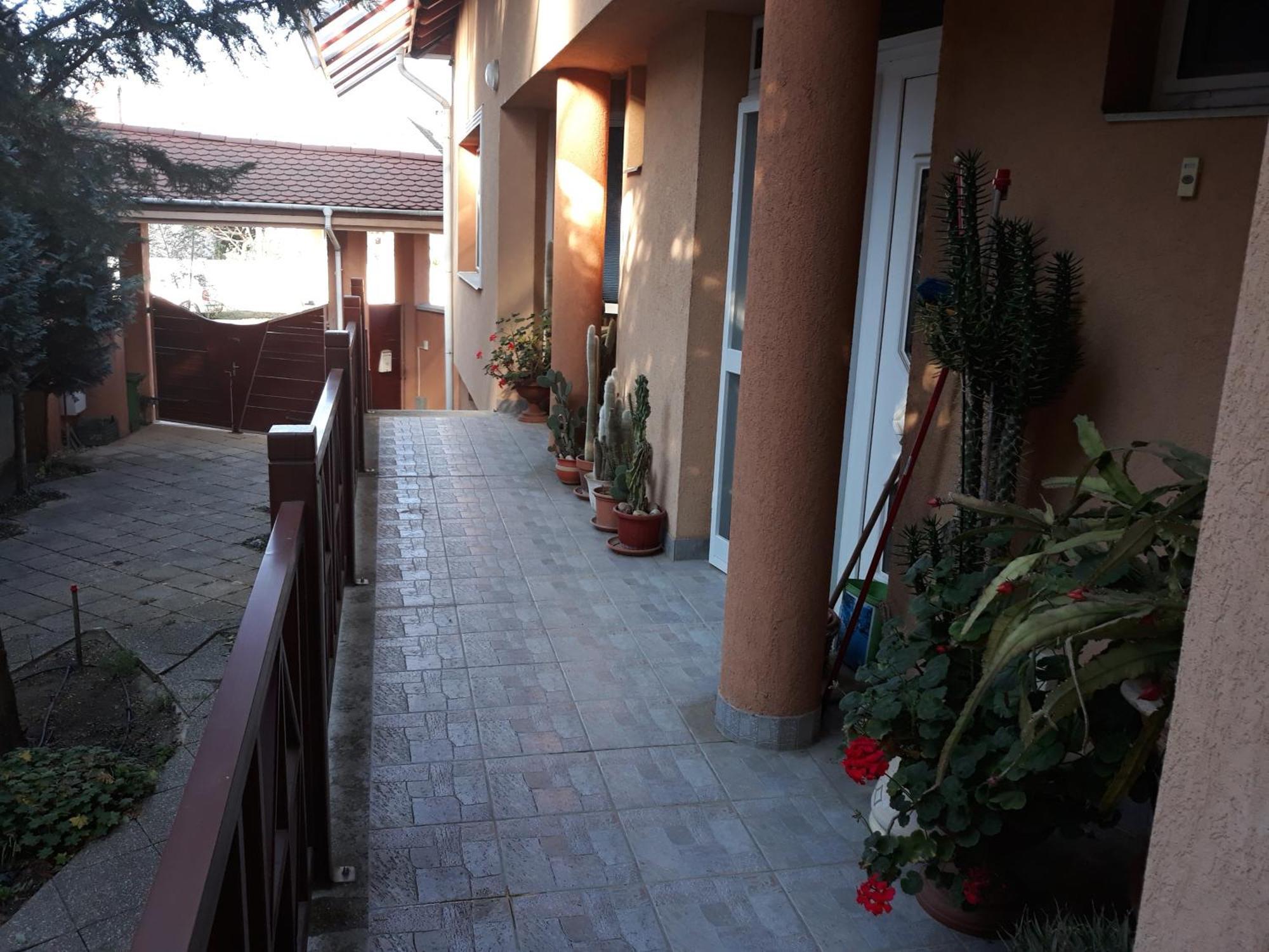 Kenezy Lux Apartman Vendeghaz Hajduszoboszlo Luaran gambar