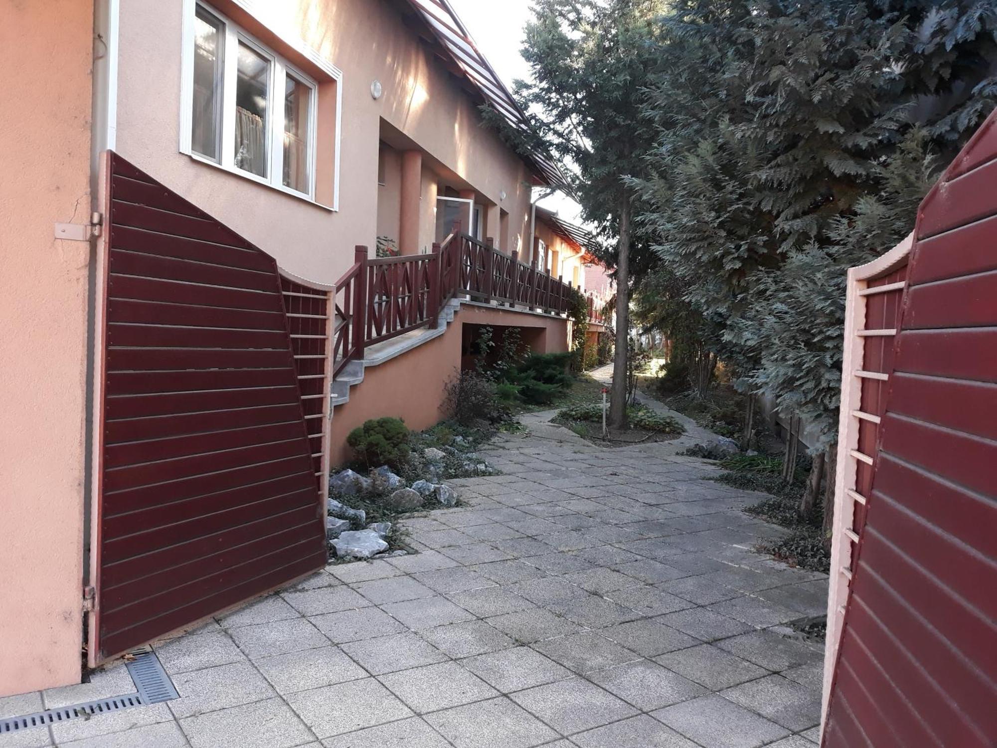 Kenezy Lux Apartman Vendeghaz Hajduszoboszlo Luaran gambar