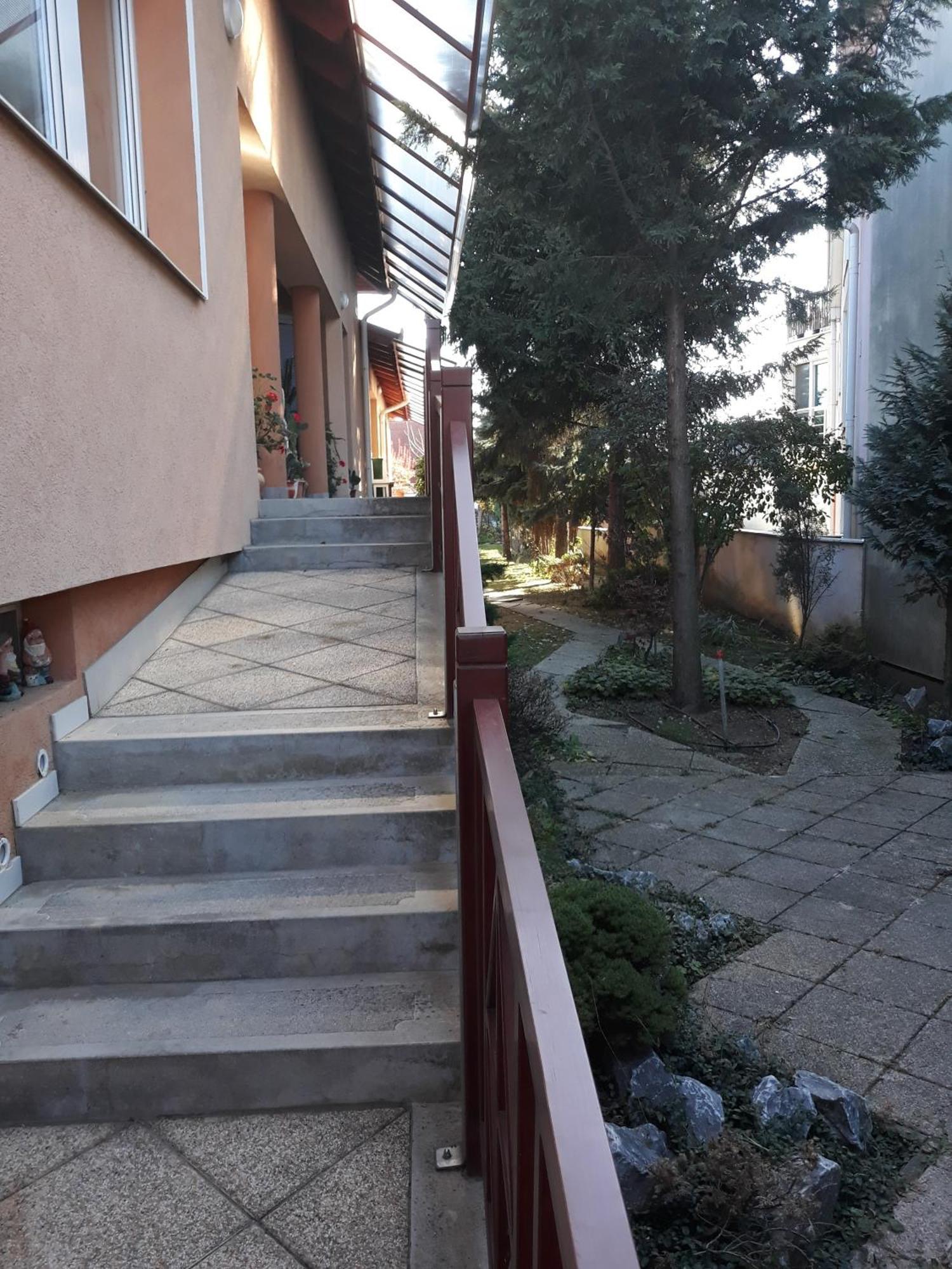 Kenezy Lux Apartman Vendeghaz Hajduszoboszlo Luaran gambar